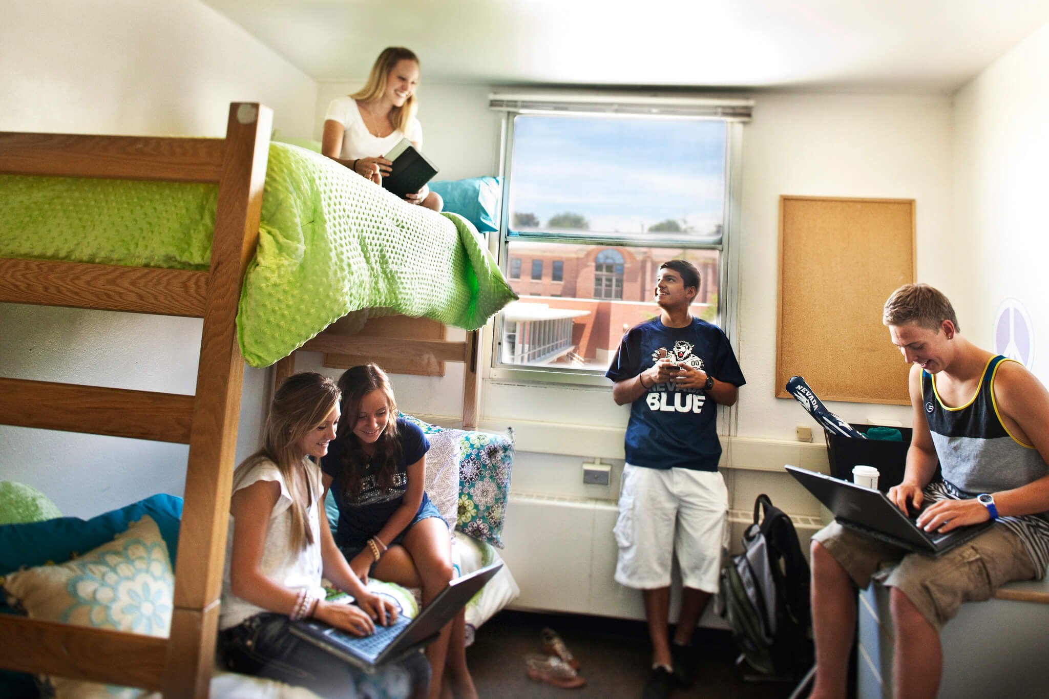 How to Host the Perfect College Dorm Party: Tips, Ideas, and Essential Advice